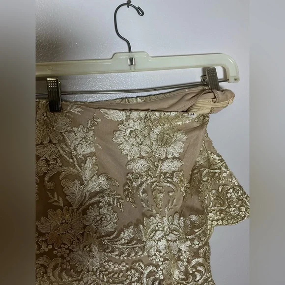 Elegant Gold Floral High Waist Women's Shorts - Picture 2 of 3